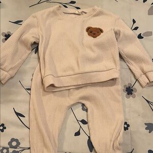Adorable Cream Baby Outfit with Bear Patch
